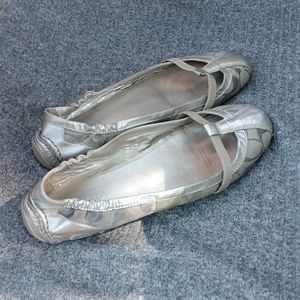Coach flats
